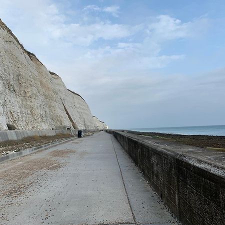 Sanctuary By The Sea With Large Room Including Lounge, Bathroom, Direct Garden Access & Free Parking Brighton Exterior foto