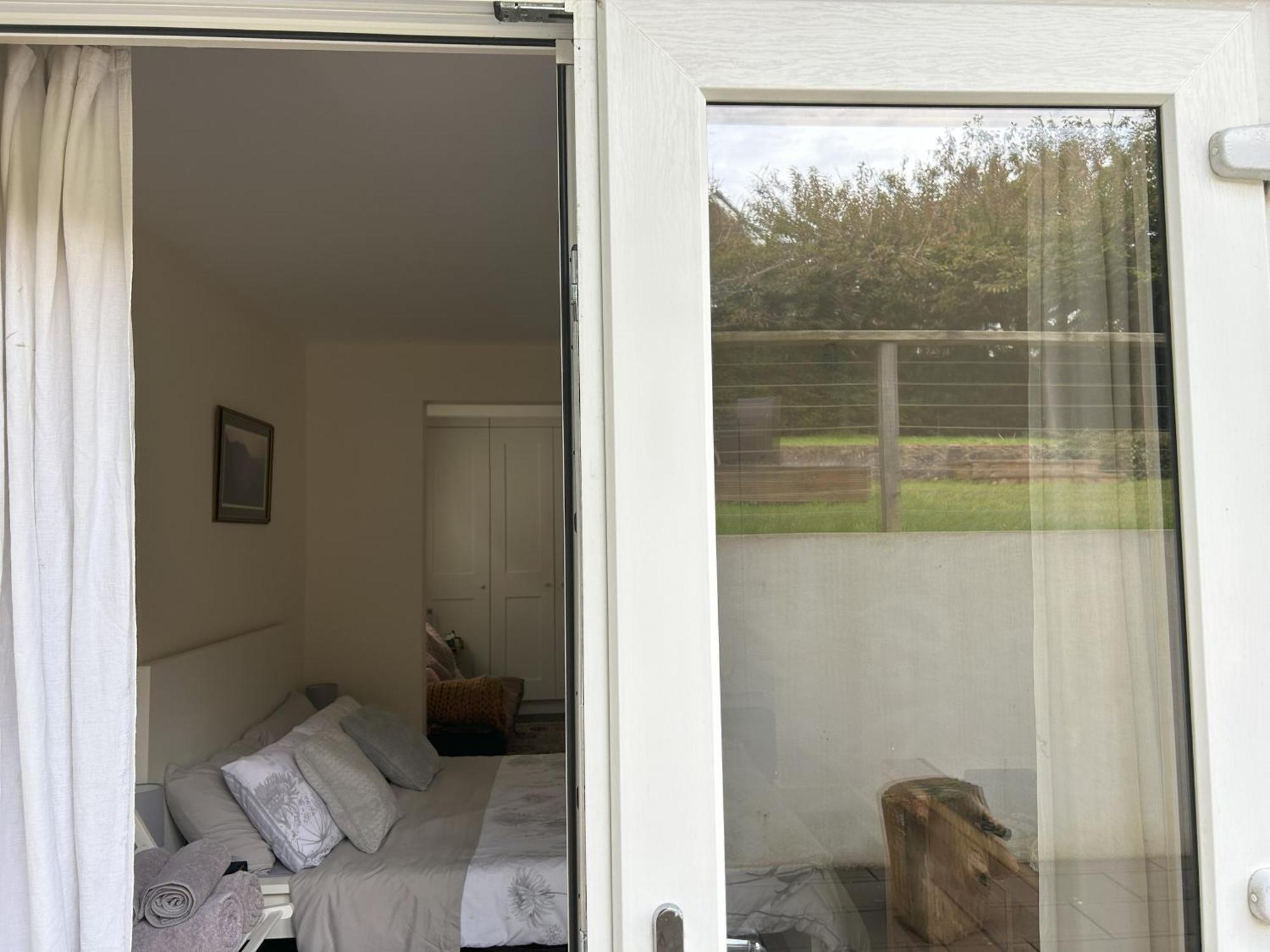 Sanctuary By The Sea With Large Room Including Lounge, Bathroom, Direct Garden Access & Free Parking Brighton Exterior foto